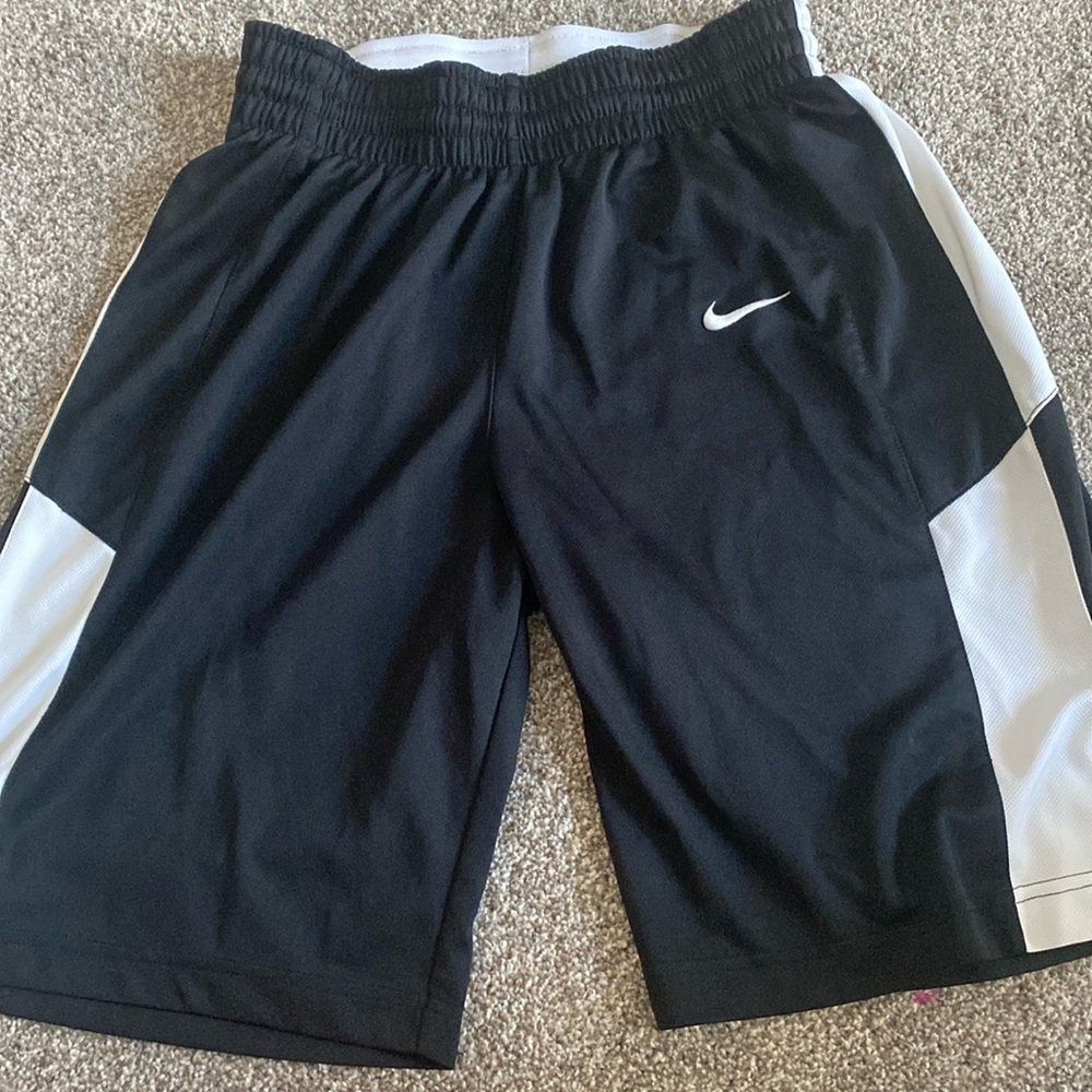 Black Nike shorts